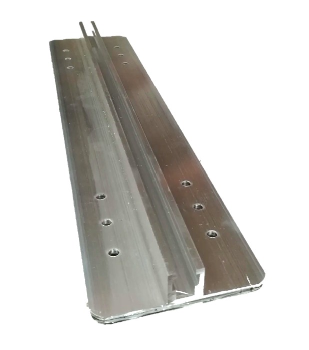 Rail court trapez light - compatible Quick-Fix (requis 4 vis bi-faciales)